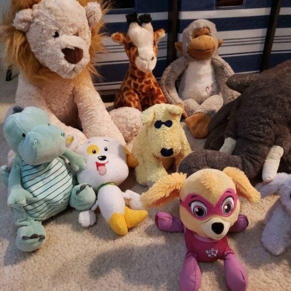Lot of stuffed animals zoo. Elephant, lion, monkey minion paw patrol, bunny ect - Picture 2 of 7